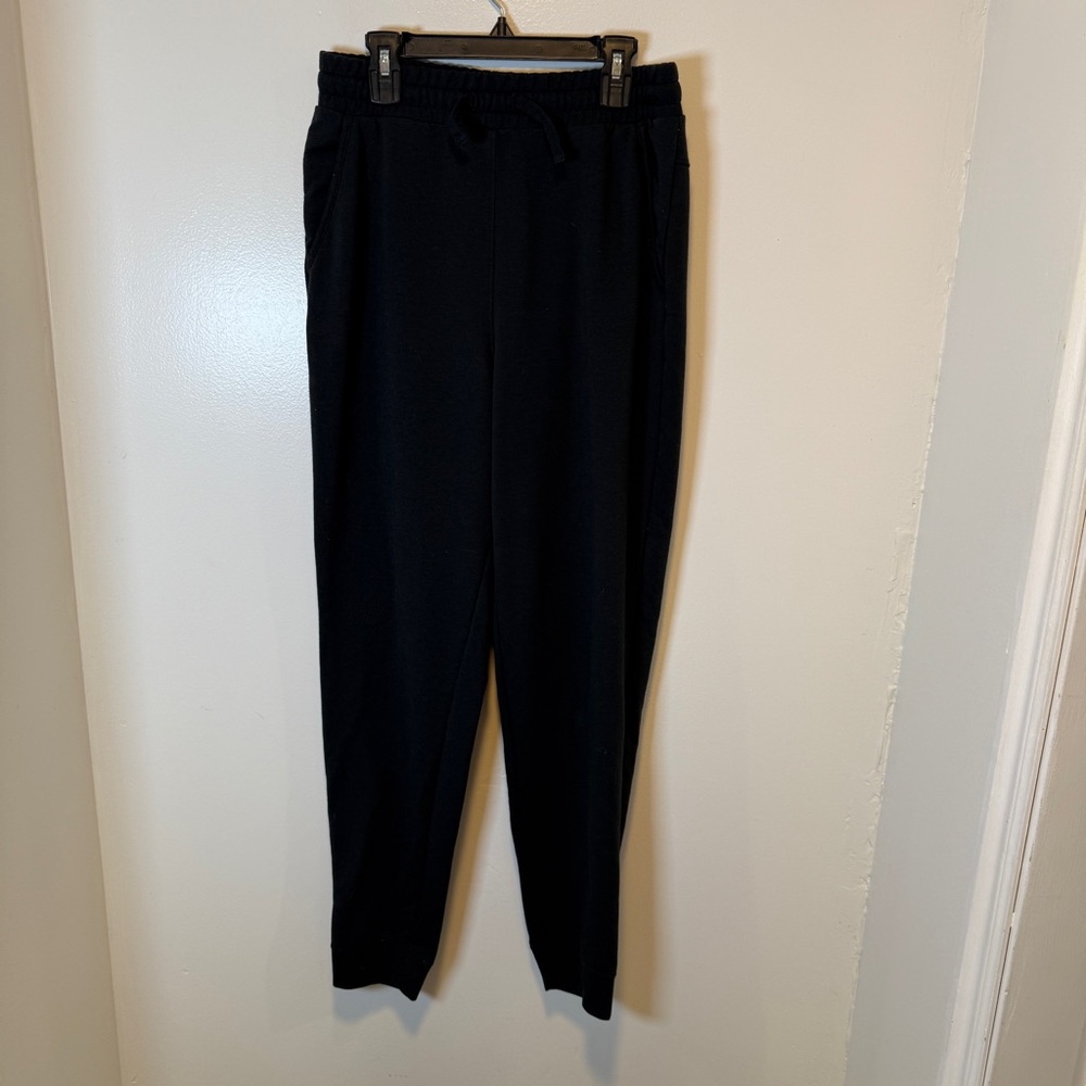 Nike yoga luxe black dri-fit joggers women's size small
